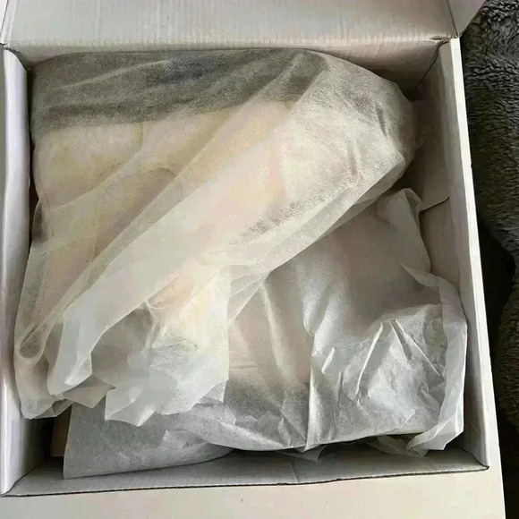 Brand New Olivia  Miller Zadie Boots in Ivory Size 7.5 - Picture 10 of 11